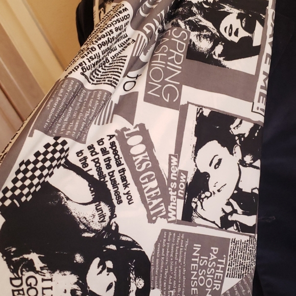 Newspaper design stretch infinity scarf - Picture 3 of 3